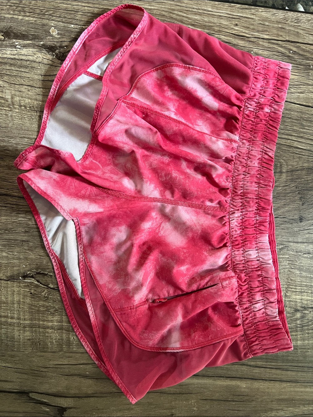 Lululemon Hotty Hot Shorts Tidal Trip Boom Juice Pink Tie Dye Size 10